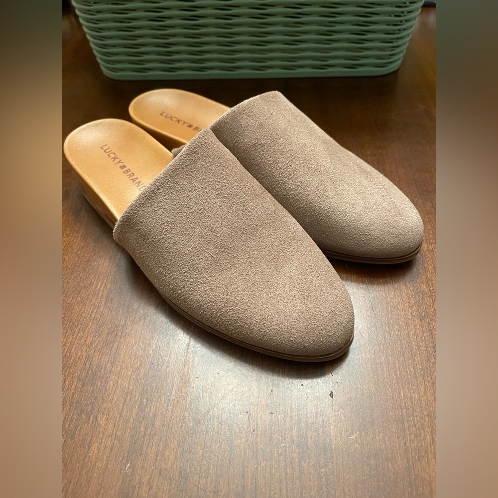 NWOT Lucky Brand Taupe Suede Mules